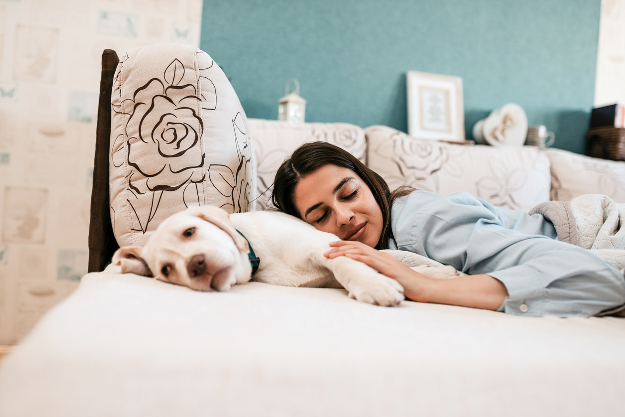 It's Official: Women Sleep Better With Dogs By Their Side ...